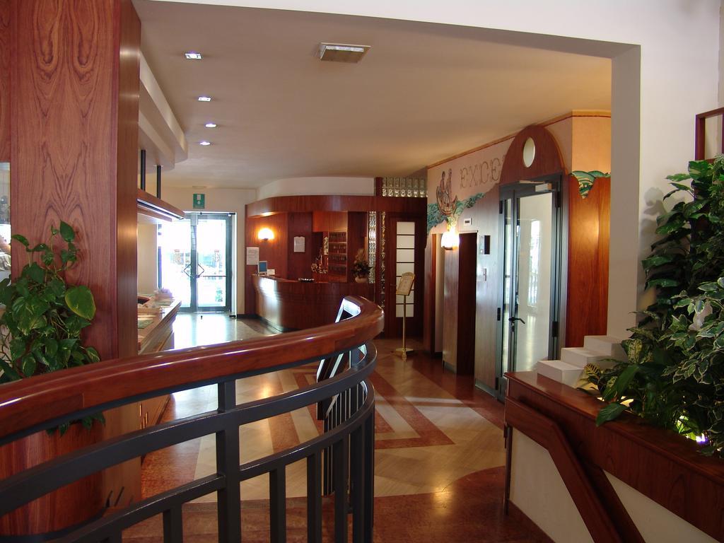 Hotel Excelsior Τσέρβια Εξωτερικό φωτογραφία