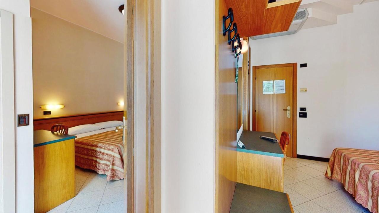 Hotel Excelsior Τσέρβια Εξωτερικό φωτογραφία