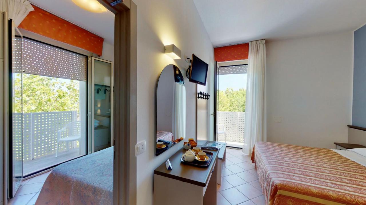 Hotel Excelsior Τσέρβια Εξωτερικό φωτογραφία