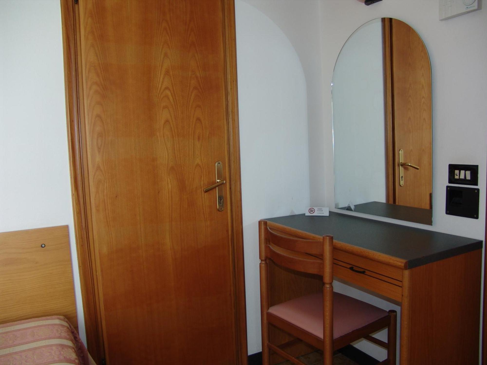 Hotel Excelsior Τσέρβια Δωμάτιο φωτογραφία