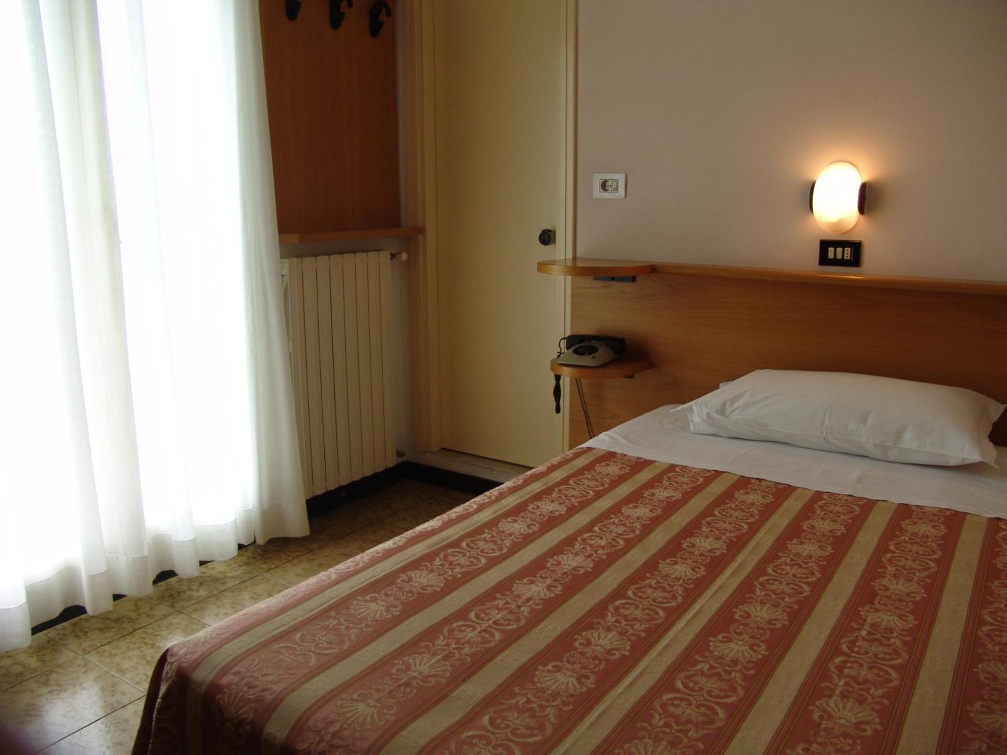 Hotel Excelsior Τσέρβια Δωμάτιο φωτογραφία