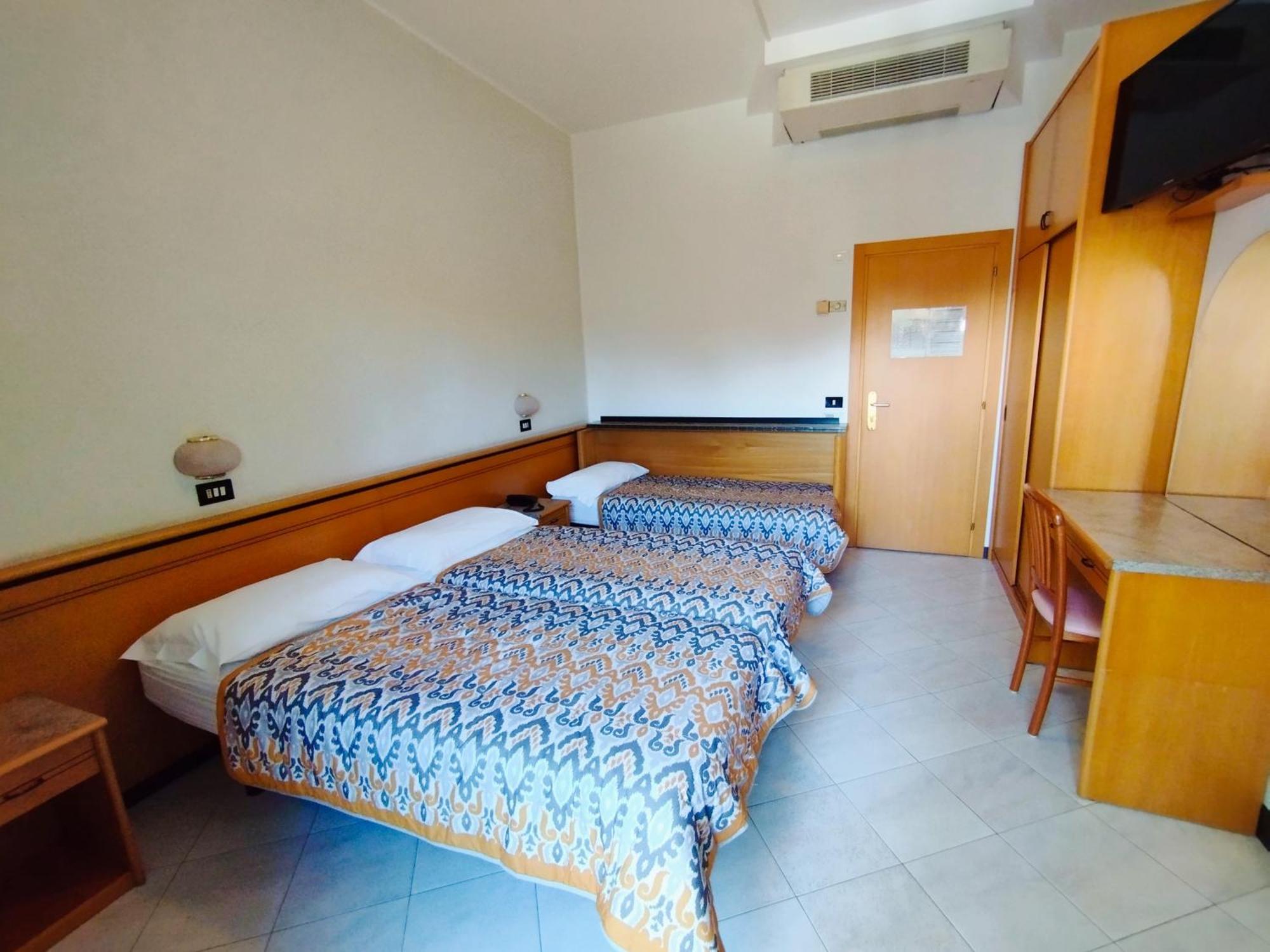 Hotel Excelsior Τσέρβια Εξωτερικό φωτογραφία