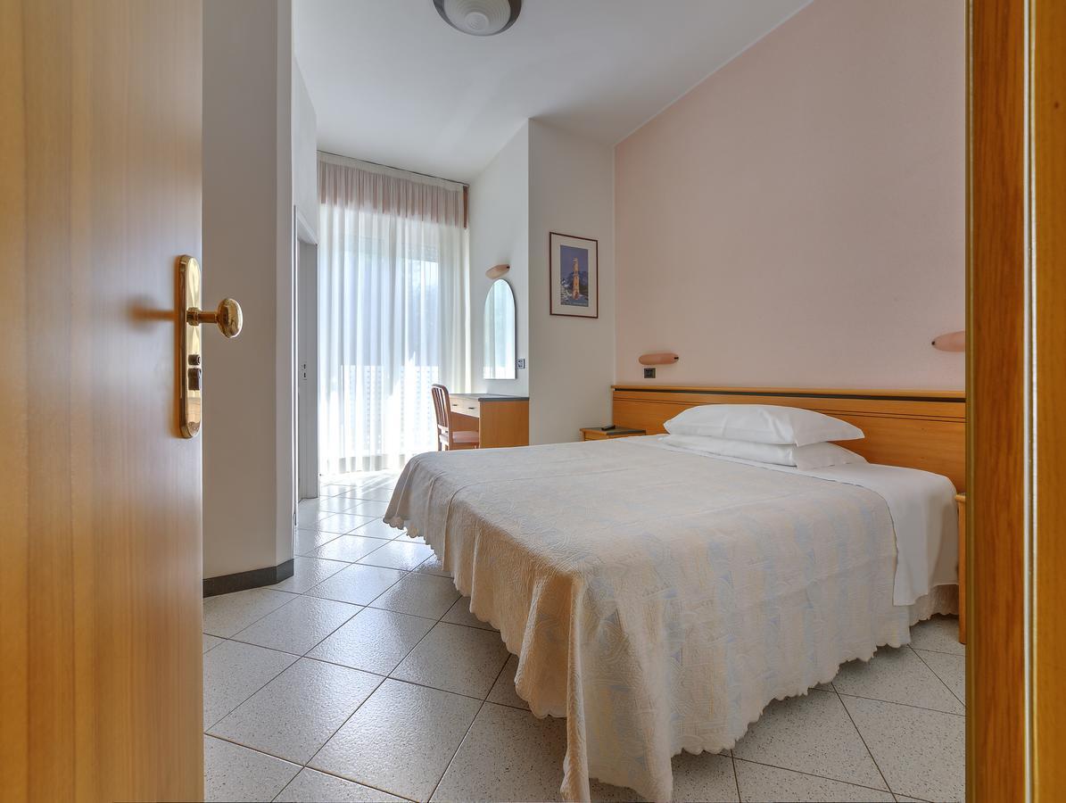 Hotel Excelsior Τσέρβια Εξωτερικό φωτογραφία