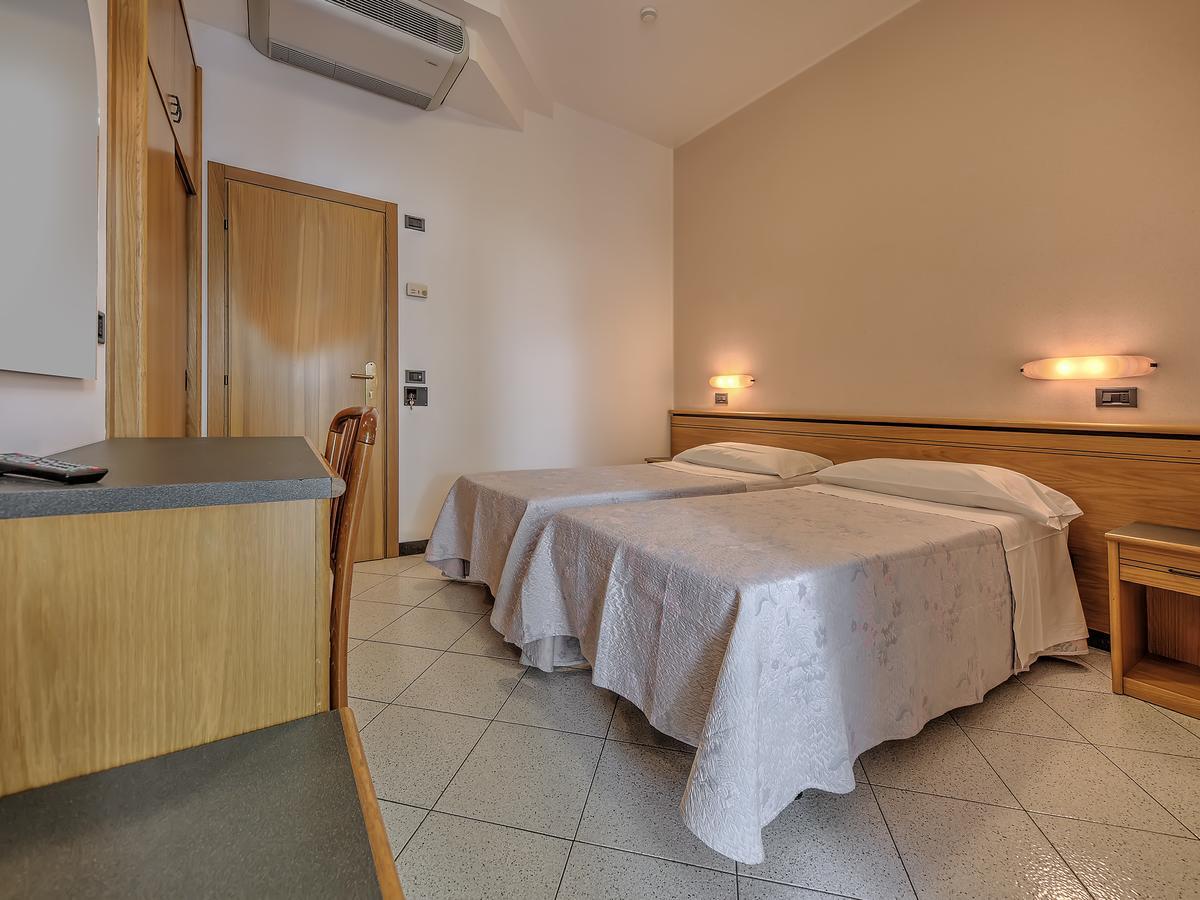 Hotel Excelsior Τσέρβια Εξωτερικό φωτογραφία